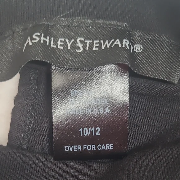 Black Women's Top with Tie Back - Picture 5 of 5